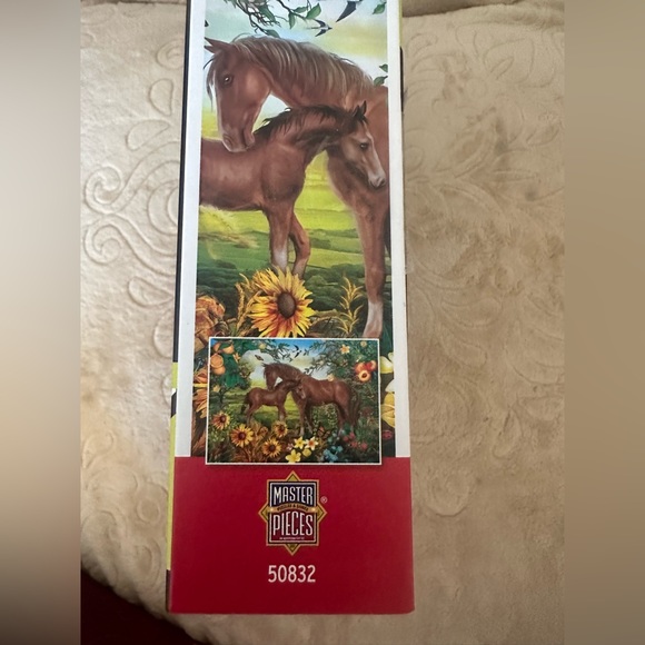 MasterPieces Horse Puzzle “Neighs And Nuzzles” Glow In The Dark 500 pc EUC - Picture 5 of 8